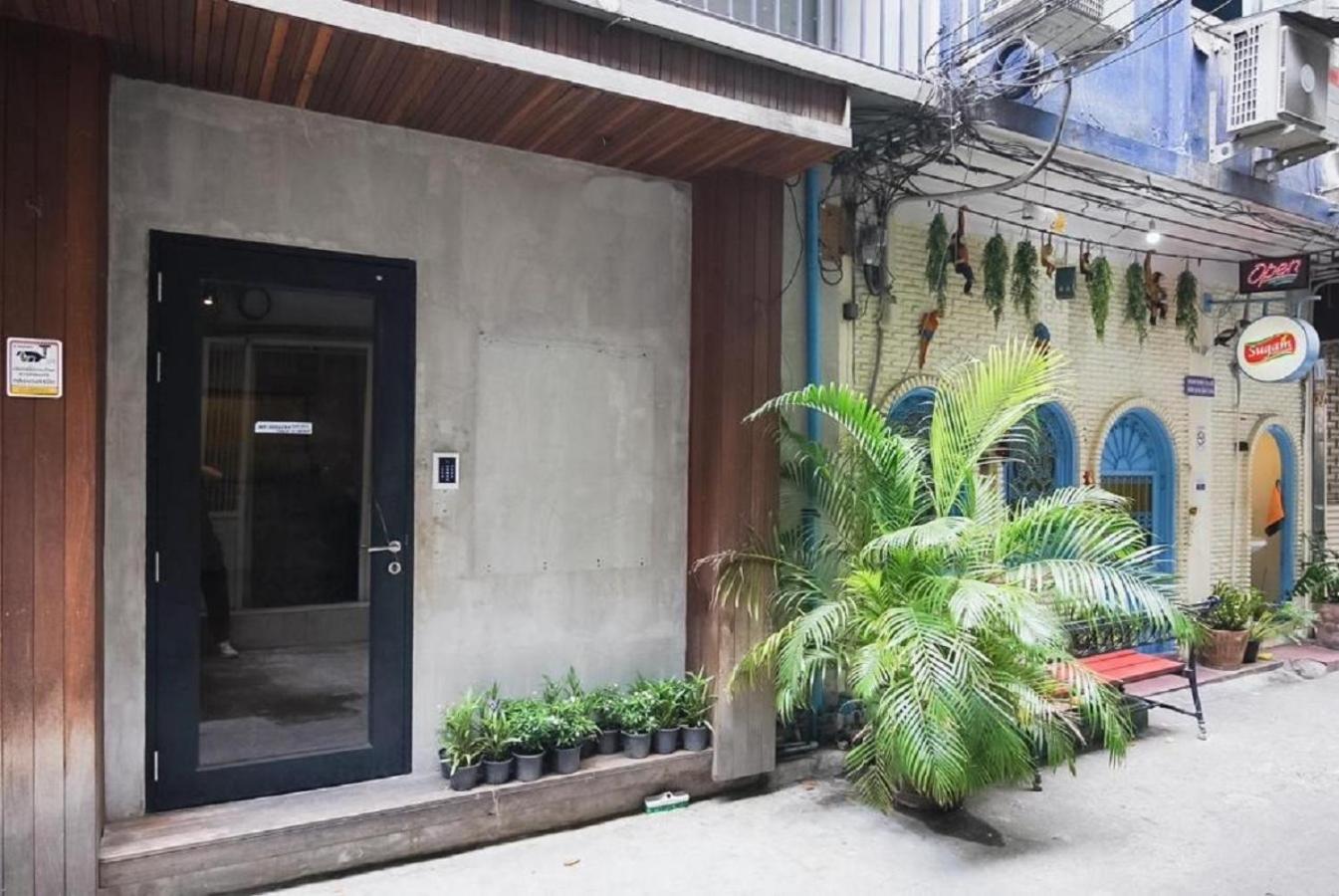 בנגקוק X Go Inn Silom Road -Bts Saint Louis מראה חיצוני תמונה