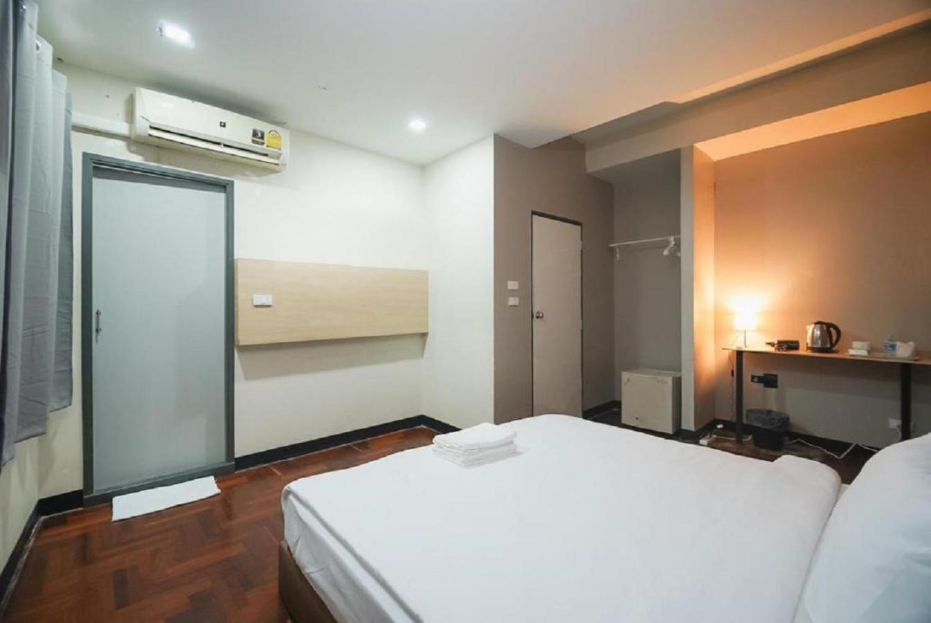 בנגקוק X Go Inn Silom Road -Bts Saint Louis מראה חיצוני תמונה